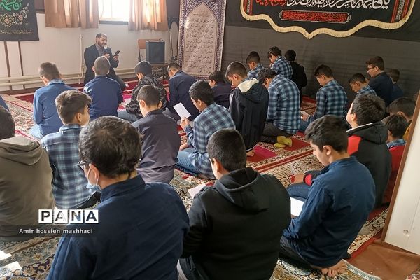 مراسم عزاداری شهادت حضرت فاطمه(س)‌ در دبیرستان استعدادهای درخشان شهید بهشتی رودهن