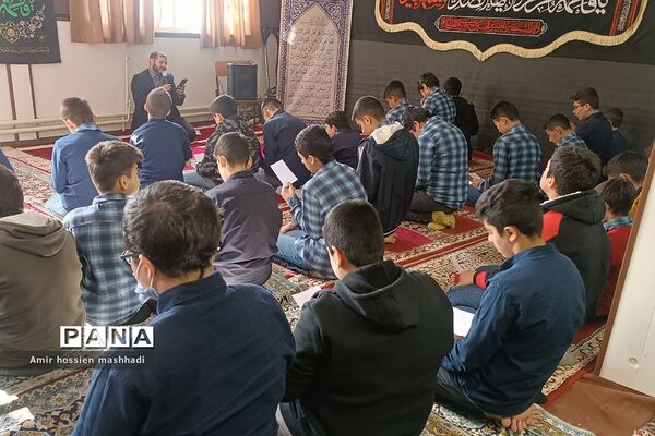 مراسم عزاداری شهادت حضرت فاطمه(س)‌ در دبیرستان استعدادهای درخشان شهید بهشتی رودهن