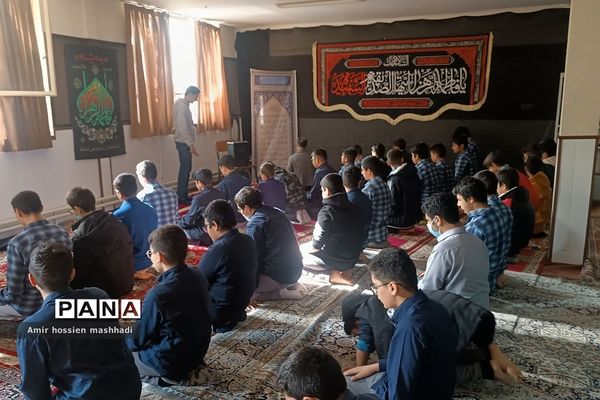 مراسم عزاداری شهادت حضرت فاطمه(س)‌ در دبیرستان استعدادهای درخشان شهید بهشتی رودهن