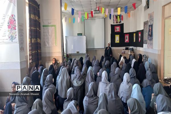 برگزاری جشنواره حلوا به‌مناسبت شهادت حضرت فاطمه (س)  در دبیرستان نمونه دولتی دخترانه فرزانگان