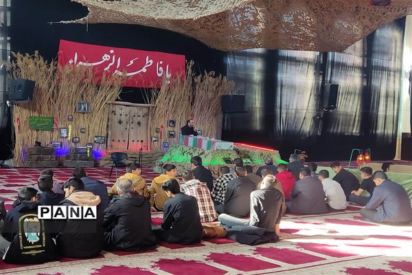 وداع دانش‌آموزان دختر و پسر زنجانی با پیکر شهید گمنام