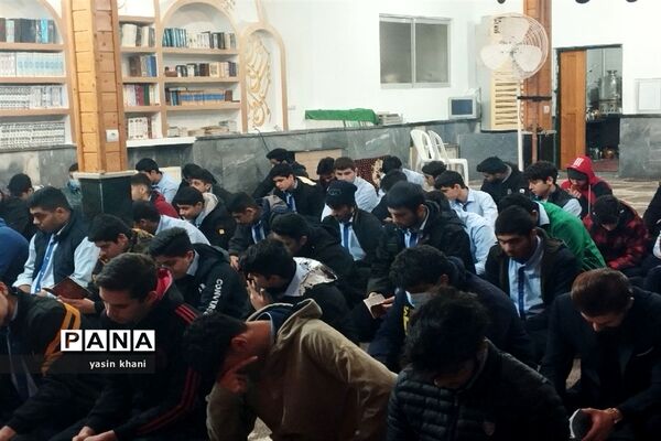 مراسم معنوی زیارت عاشورا در مسجد جامع سلمانشهر