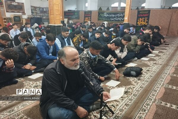 مراسم معنوی زیارت عاشورا در مسجد جامع سلمانشهر