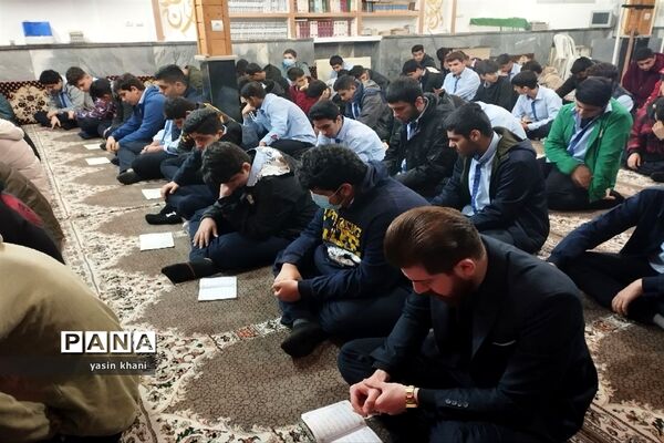 مراسم معنوی زیارت عاشورا در مسجد جامع سلمانشهر