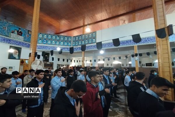 مراسم معنوی زیارت عاشورا در مسجد جامع سلمانشهر