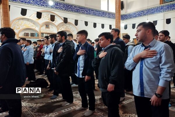 مراسم معنوی زیارت عاشورا در مسجد جامع سلمانشهر