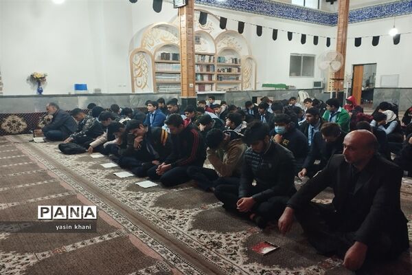 مراسم معنوی زیارت عاشورا در مسجد جامع سلمانشهر
