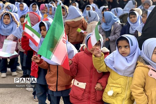 مراسم استقبال از پیکر شهید گمنام در مدارس دخترانه شهرستان مه‌ولات