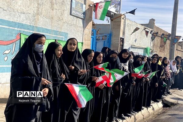 مراسم استقبال از پیکر شهید گمنام در مدارس دخترانه شهرستان مه‌ولات
