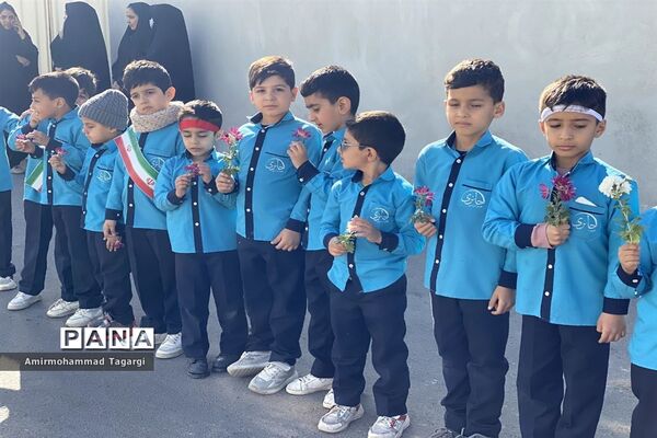 مراسم استقبال از پیکر شهید گمنام در مدارس پسرانه سطح شهرستان مه ولات