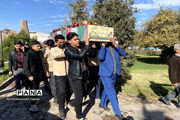 مراسم استقبال از پیکر شهید گمنام در مدارس پسرانه سطح شهرستان مه ولات