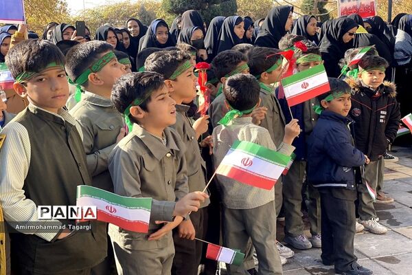 مراسم استقبال از پیکر شهید گمنام در مدارس پسرانه سطح شهرستان مه ولات