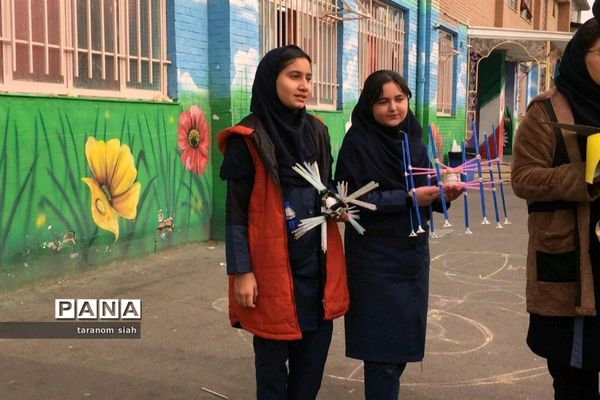 چالش نجات تخم مرغ درآموزشگاه حاج رحیم شعبانی ناحیه یک بهارستان