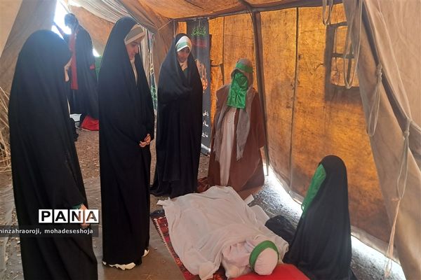 بازدید دانش‌آموزان مدارس فیروزکوه از نمایشگاه یاس کبود واقع در حوزه علمیه حضرت رقیه (س)