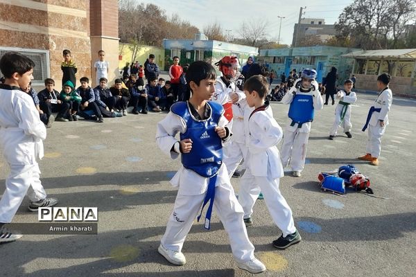 مسابقات و المپیادهای ورزشی در مدارس ناحیه دو ری