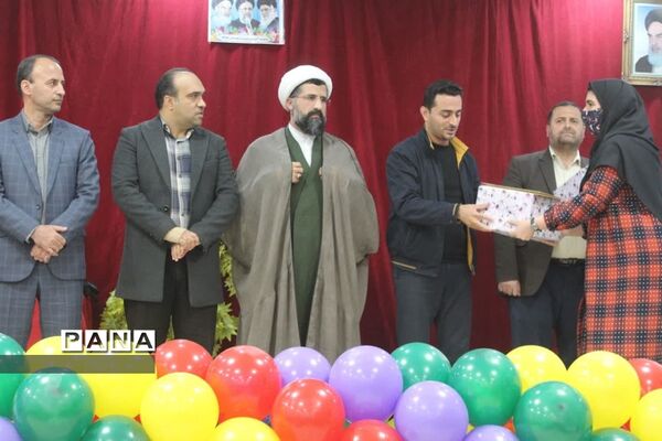 تجلیل از برگزیدگان جشنواره و‌ مسابقات آموزش و پرورش در گلوگاه