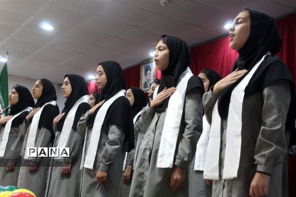 تجلیل از برگزیدگان جشنواره و‌ مسابقات آموزش و پرورش در گلوگاه