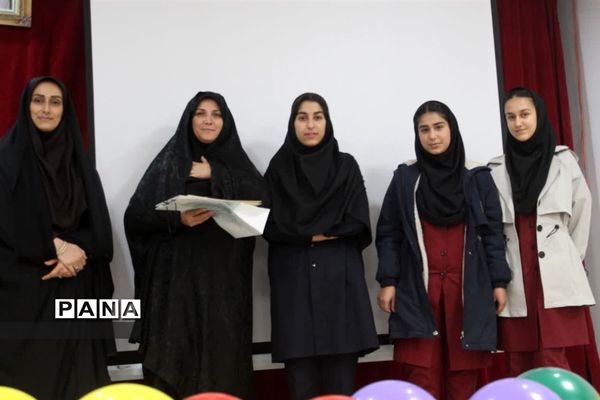 تجلیل از برگزیدگان جشنواره و‌ مسابقات آموزش و پرورش در گلوگاه