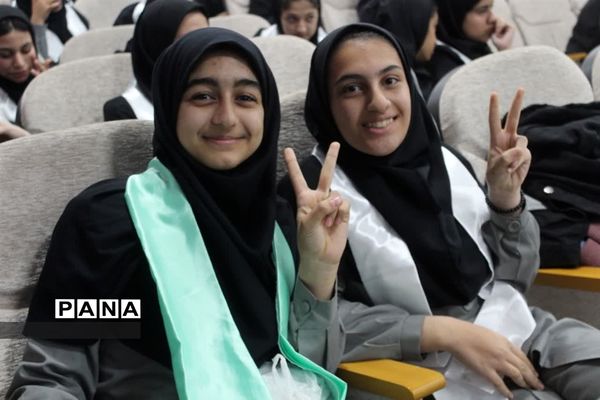 تجلیل از برگزیدگان جشنواره و‌ مسابقات آموزش و پرورش در گلوگاه