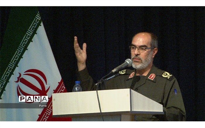تنها پیام اصلی شهیدان به نوجوانان معتقد بودن به انقلاب و پایبند بودن به دین است