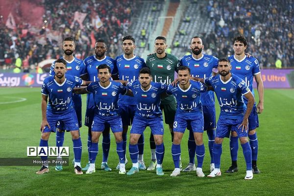 دیدار تیم‌های فوتبال استقلال و پرسپولیس