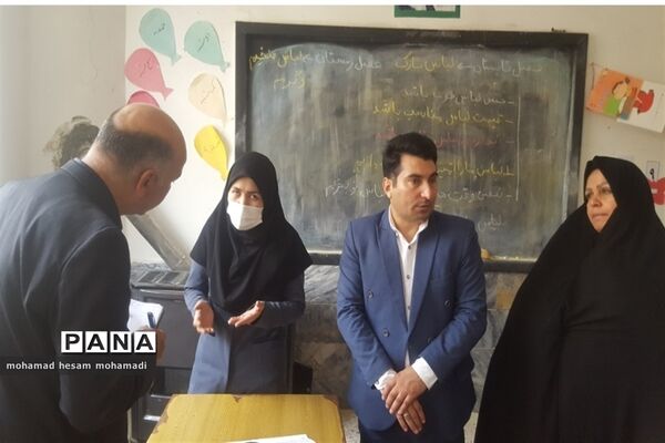 بازدید رئیس آموزش و پرورش استثنایی  از دبستان معرفت و مرکز جامع شهرستان صالح آباد