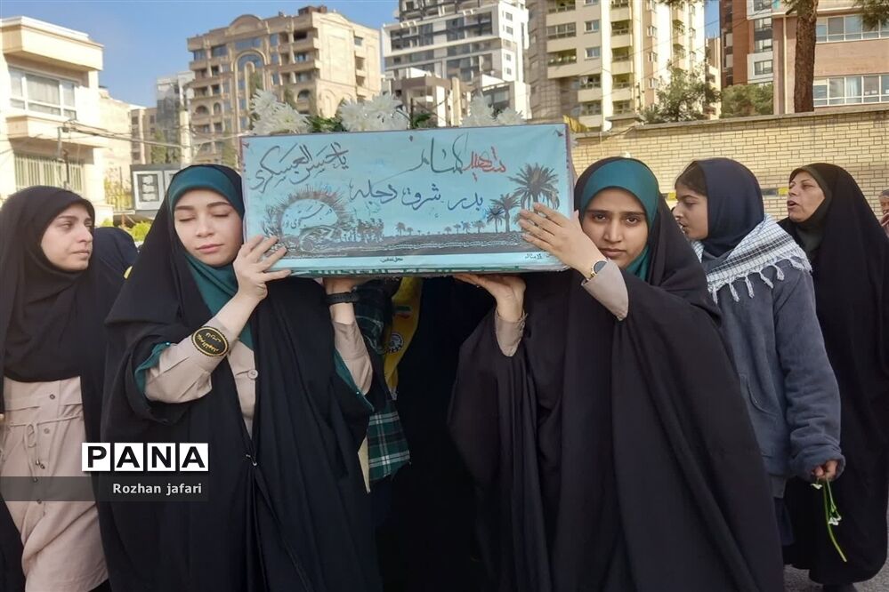 تشییع پیکر شهید گمنام در شیراز