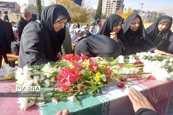 تشییع پیکر شهید گمنام در شیراز