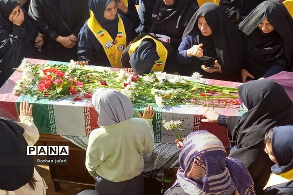 تشییع پیکر شهید گمنام در شیراز