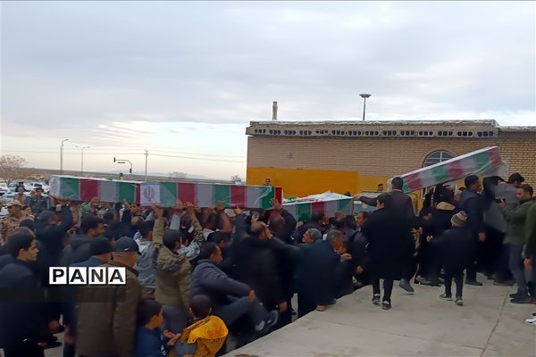 تشییع شهدای گمنام در شهرستان ورزنه