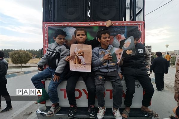 تشییع شهدای گمنام در شهرستان ورزنه