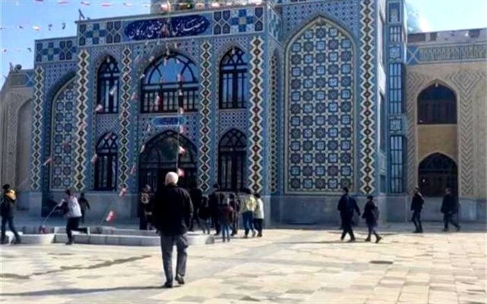 برگزاری نماز جمعه شهرستان اردکان با حضور پر شور دانش آموزان/فیلم