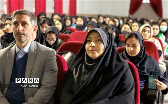 همت دانش‌آموزان، عامل تمایز میزان موفقیت آنها است