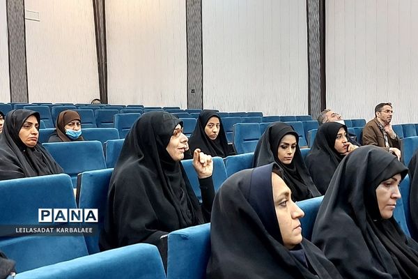 کارگاه آموزشی بیانیه گام دوم انقلاب به عنوان تربیت فاطمی