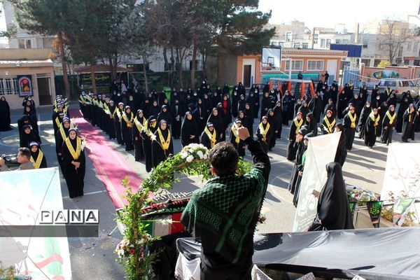 تشییع پیکر مطهر شهدای گمنام  در دبیرستان شاهد عفاف ناحیه ۳ کرج