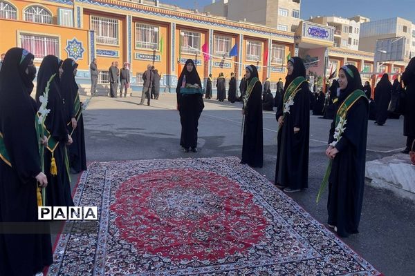 تشییع پیکر مطهر شهدای گمنام  در دبیرستان شاهد عفاف ناحیه ۳ کرج