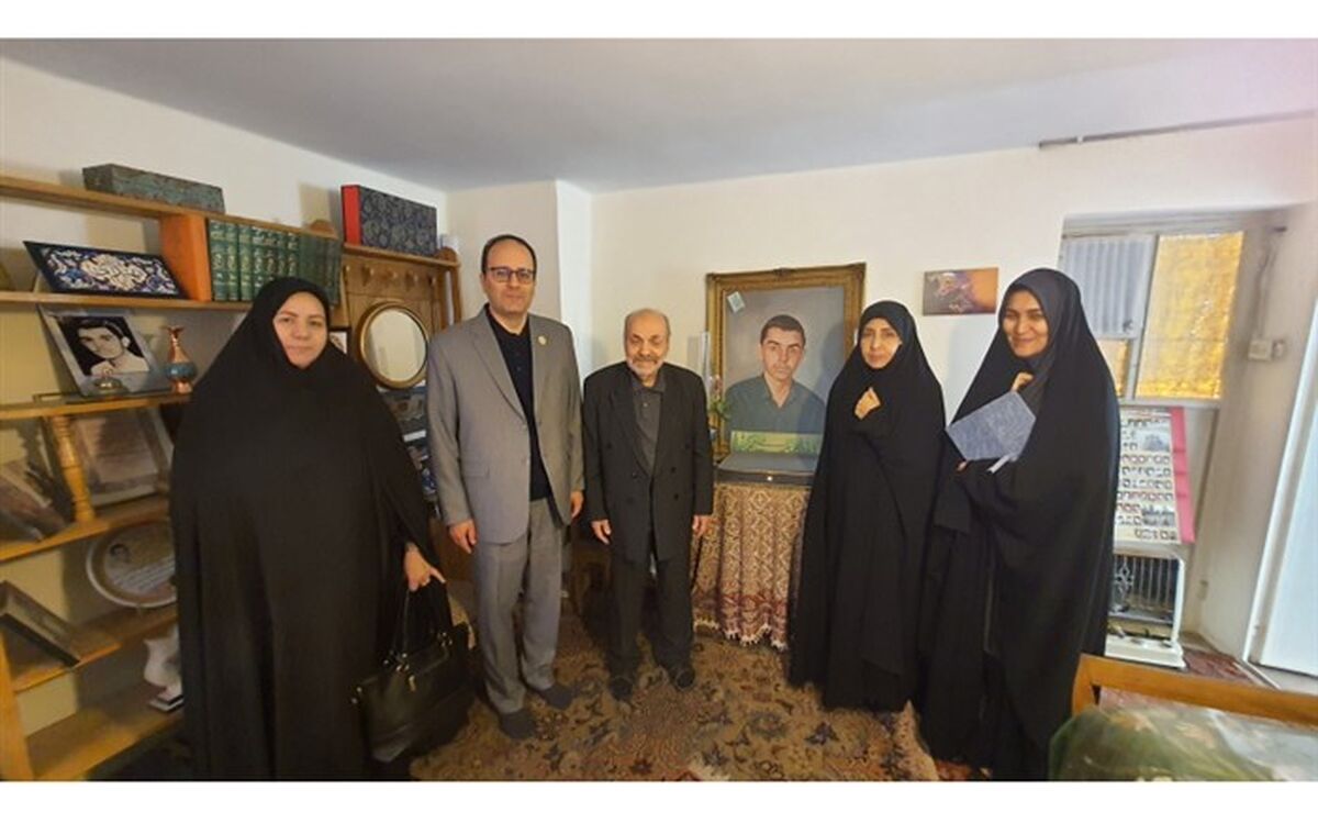 دیدار با خانواده شهدا موجب تجدید روحیه برای خدمت به ملت است