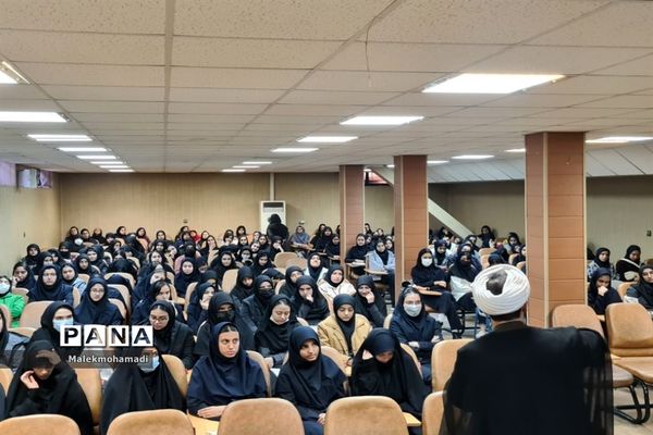 برگزاری مراسم شهادت حضرت فاطمه زهرا(س) در دبیرستان فرهنگ ۱۳