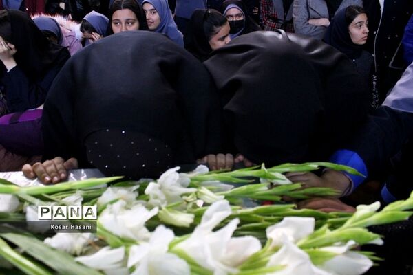 برگزاری مراسم استقبال از شهید گمنام در دبیرستان سمیه ناحیه ۲ تبریز