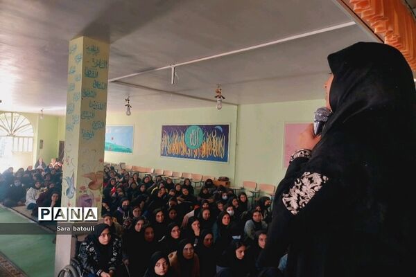مراسم شهادت مادر دو عالم با رنگ و بوی پرچم قمر بنی هاشم(ع)