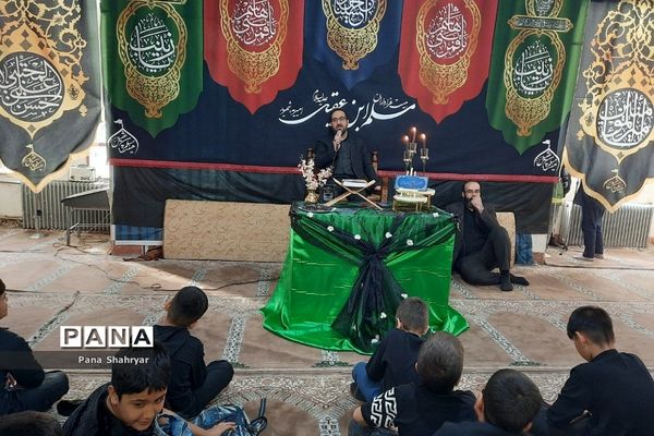دانش‌آموزان عزادار فاطمی در شهریار