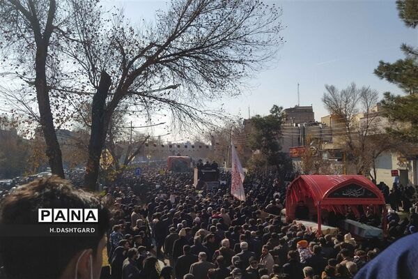 تشییع پیکر شهیدان گمنام در اصفهان