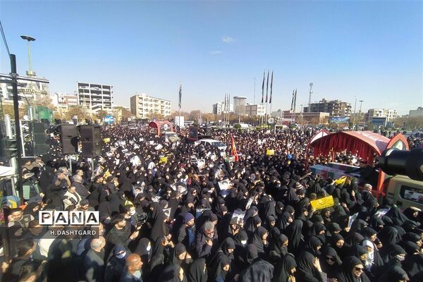 تشییع پیکر شهیدان گمنام در اصفهان