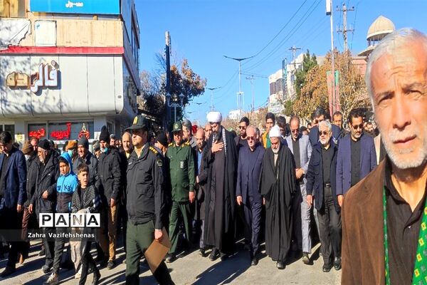 مراسم تشییع و خاکسپاری شهید گمنام در مصلی امام خامنه‌ای (ره) شهرستان شیروان