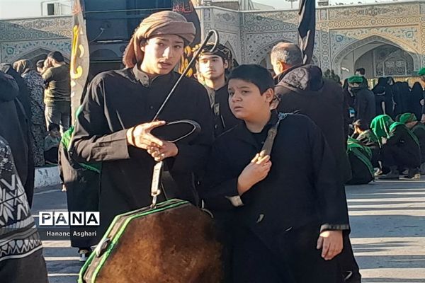 استقبال پرشور عاشقان فاطمی از کاروان شهدای گمنام