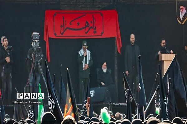 استقبال پرشور عاشقان فاطمی از کاروان شهدای گمنام