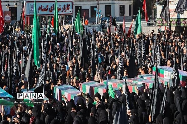 استقبال پرشور عاشقان فاطمی از کاروان شهدای گمنام