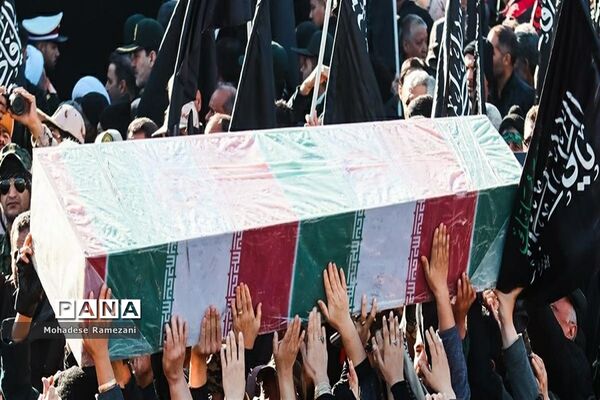 استقبال پرشور عاشقان فاطمی از کاروان شهدای گمنام