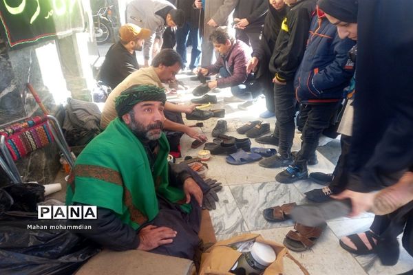 حال و هوای حرم امام رضا (ع) در روز شهادت حضرت زهرا (س)