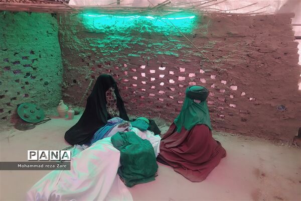 برپایی نمایشگاه یاس کبود به‌مناسبت شهادت حضرت زهرا (س)